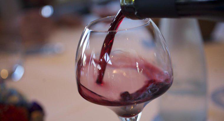 ¿Cuántas calorías hay en un vaso de vino?