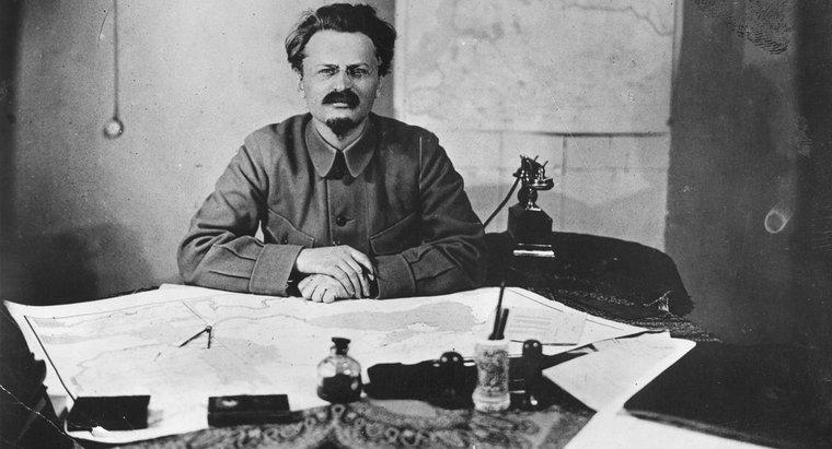 ¿Qué papel desempeñó Leon Trotsky en la revolución rusa?