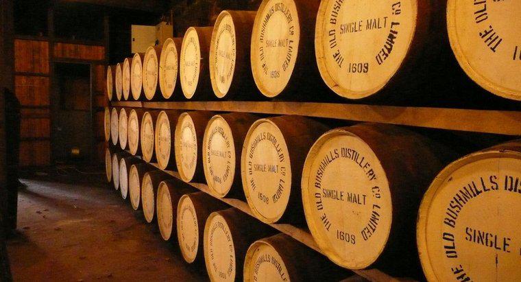 ¿Cuál es la diferencia entre whisky de malta simple y doble malta?