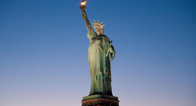 ¿De qué está hecha la estatua de la libertad?