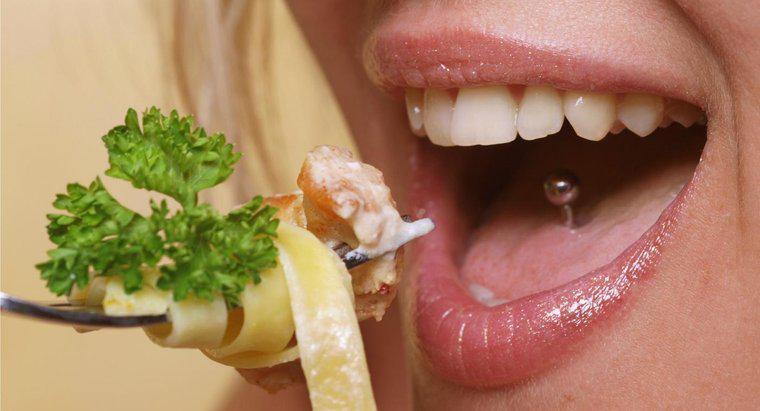 ¿Qué se debe comer después de una perforación de la lengua?