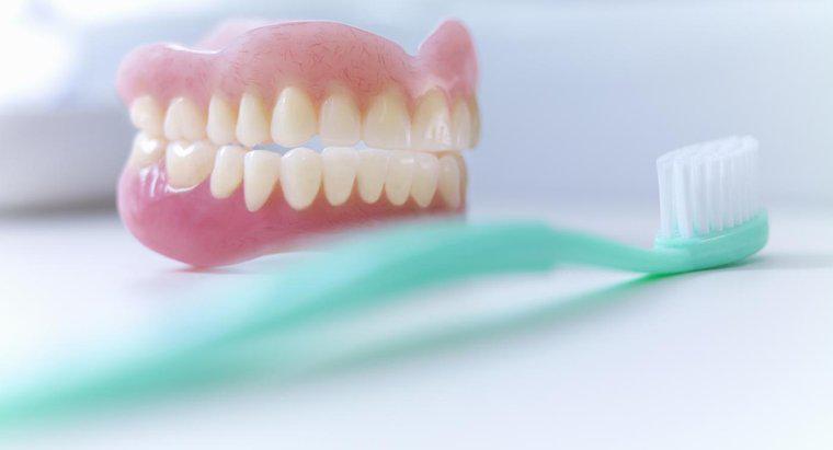 ¿Puedes hacer tus propios dientes falsos?