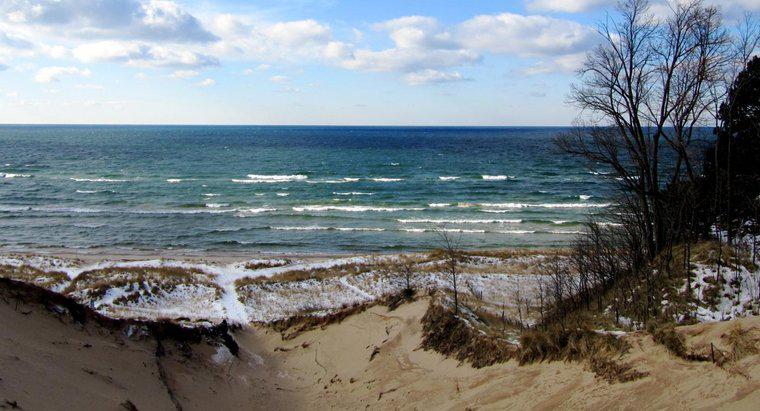 ¿Qué estados fronterizos del lago Michigan?