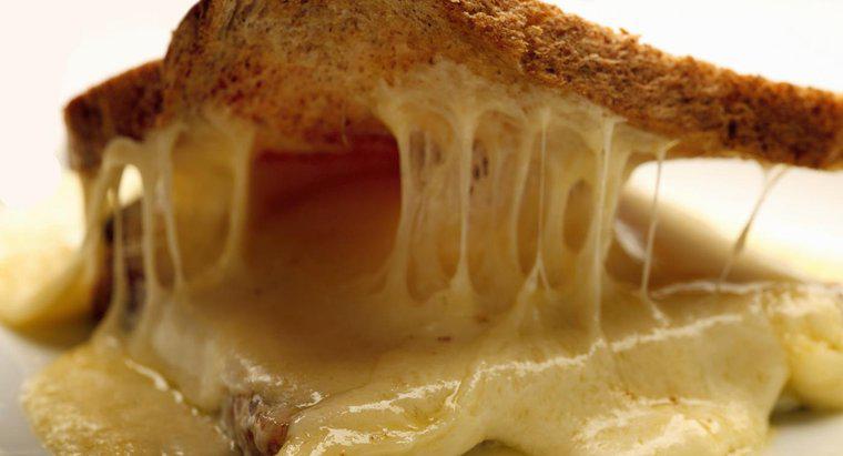 ¿Cómo se puede derretir el queso en el microondas?