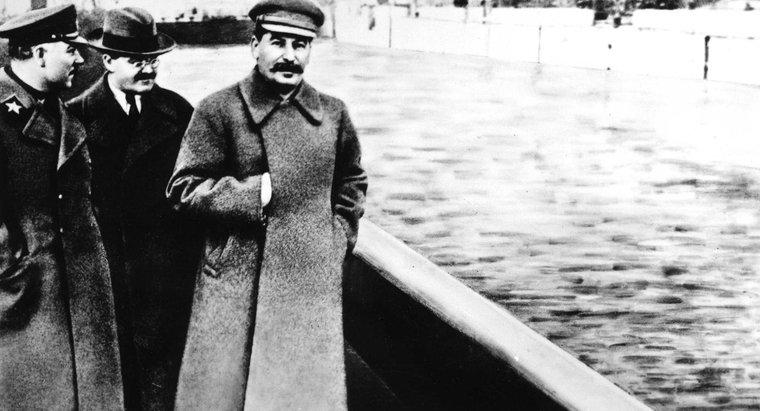 ¿Cómo utilizó Stalin la propaganda para obtener poder?