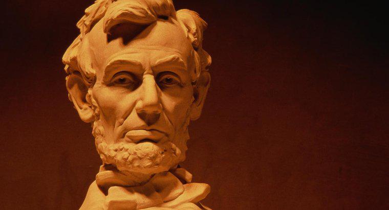 ¿En qué aficiones se involucró Abraham Lincoln?