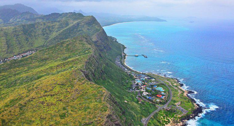 ¿Cuántas islas hay en toda la cadena de islas hawaianas?