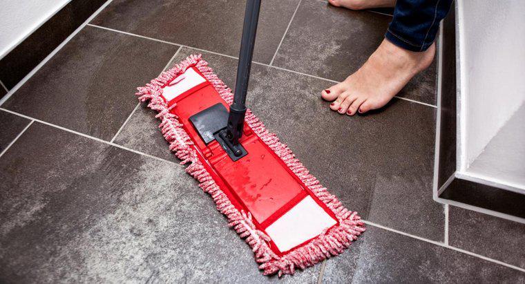 ¿Cómo se usa vinagre para limpiar pisos?