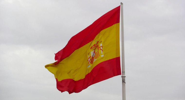 ¿Cuántos países limitan con España?