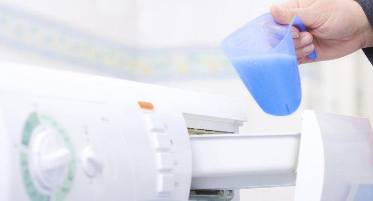 ¿Se puede colocar detergente para ropa y suavizante de telas en la lavadora al mismo tiempo?