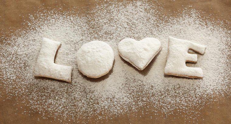 ¿Se puede sustituir el azúcar en polvo por azúcar granulada en las recetas?