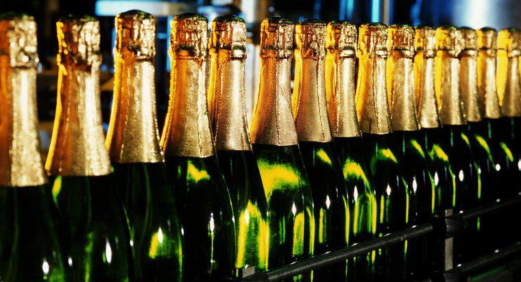 ¿Cuántas botellas hay en un caso de champán?