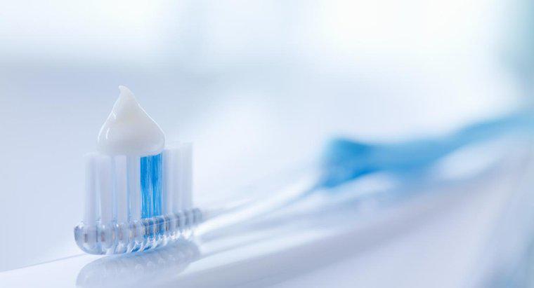 ¿Cómo la pasta de dientes neutraliza el ácido?
