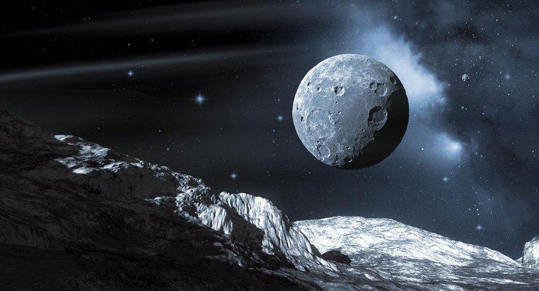 ¿Cuándo se convirtió Plutón en un planeta enano?