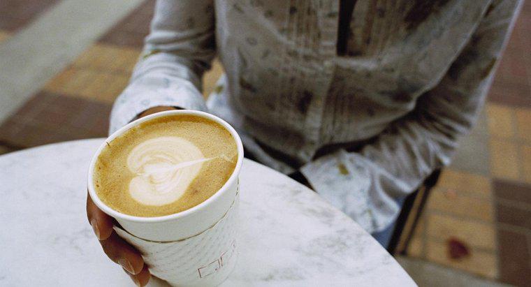 ¿Por qué la cafeína afecta la frecuencia cardíaca?