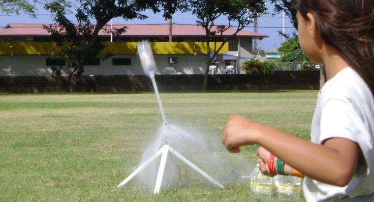 ¿Cómo funcionan los cohetes de agua?