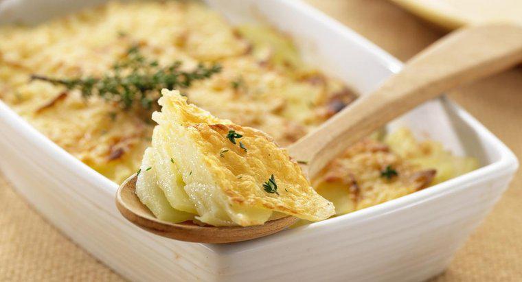 ¿Cuáles son algunas recetas fáciles para las patatas con queso?