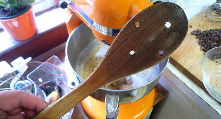 ¿Por qué usar una cuchara de madera para cocinar?