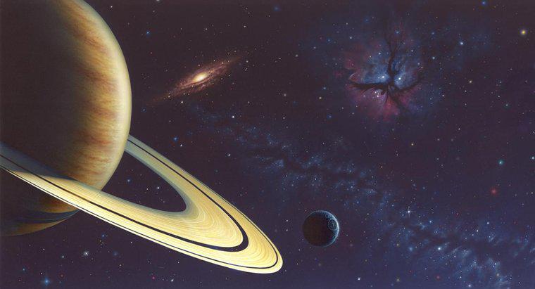 ¿Cuánto tiempo tarda Saturno en girar sobre su eje?