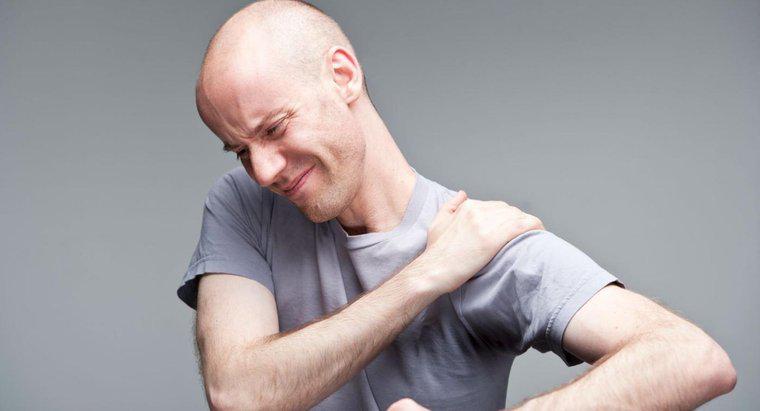 ¿Cuáles son algunas causas de dolor en la parte superior del brazo y el hombro?