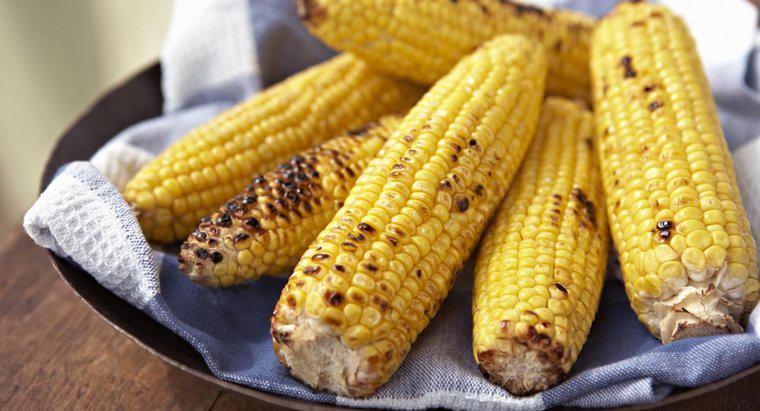 ¿Cuánto tiempo será bueno el maíz cocido en la mazorca en el refrigerador?