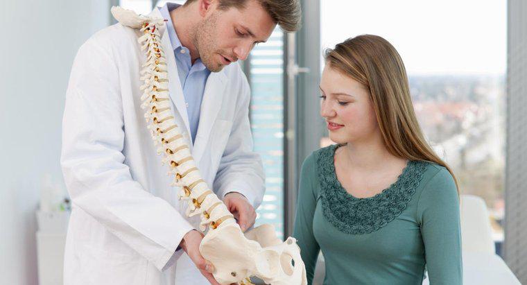 ¿Cuáles son los efectos secundarios más graves de la ablación espinal?