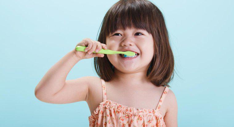 ¿Cuántos cepillos de dientes se venden anualmente?