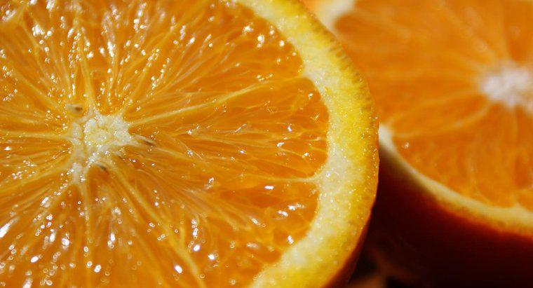 ¿Cuánto jugo de naranja es equivalente a una naranja?