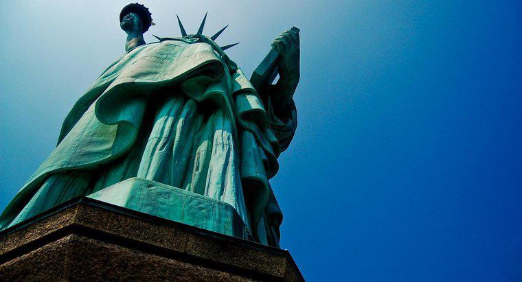 ¿Por qué Francia dio la Estatua de la Libertad a los Estados Unidos?