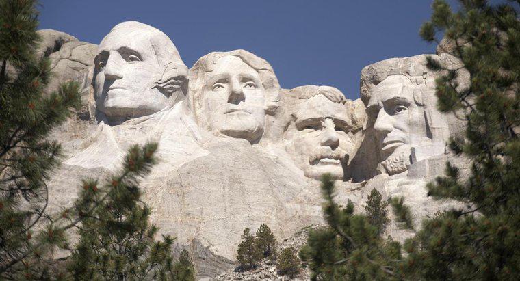 ¿Por qué es Teddy Roosevelt en el monte. Rushmore?