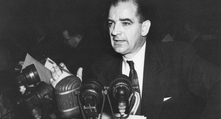 ¿Qué impacto tuvo Joseph McCarthy en la sociedad estadounidense?