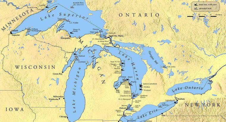 ¿Qué estados limitan con los grandes lagos?