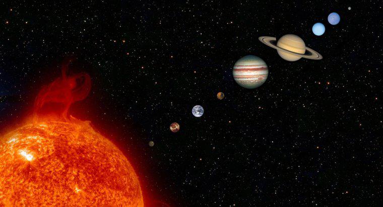 ¿Cuál es la temperatura de la superficie en los planetas?