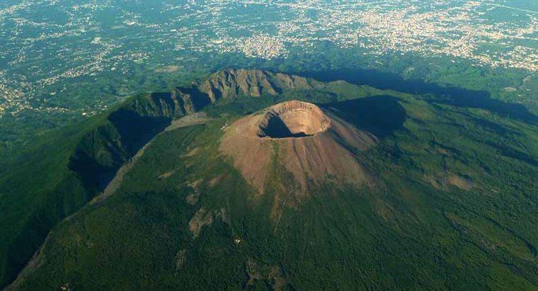 ¿Cuántos años tiene el monte Vesubio?