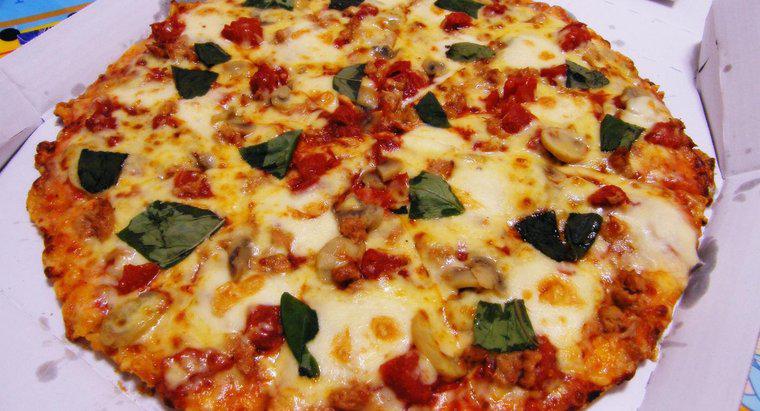 ¿Cuántas rebanadas hay en una pizza extragrande de Domino's?