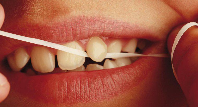 ¿De qué está hecho el hilo dental?