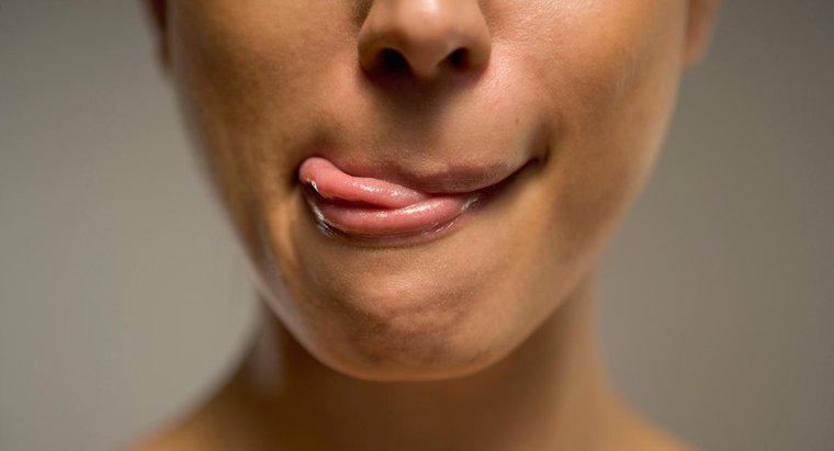 ¿Cómo curar los labios agrietados y la piel irritada alrededor de los labios?