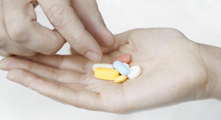 ¿Se puede tomar ibuprofeno con antibióticos?