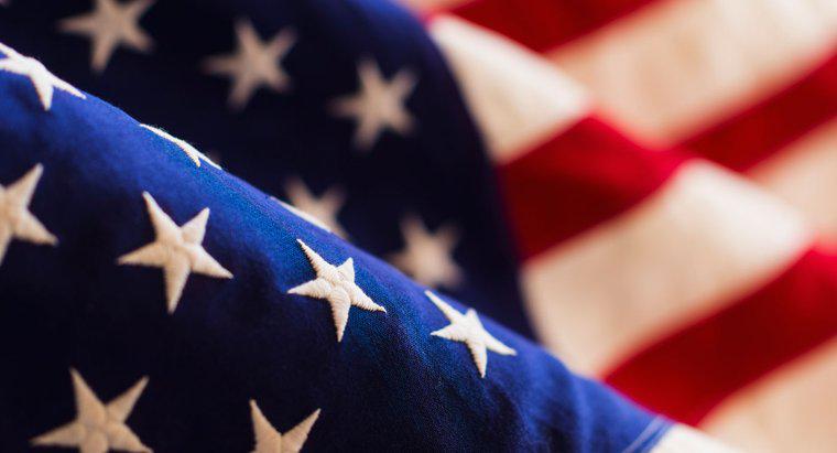 ¿Quién creó la bandera estadounidense de 50 estrellas?