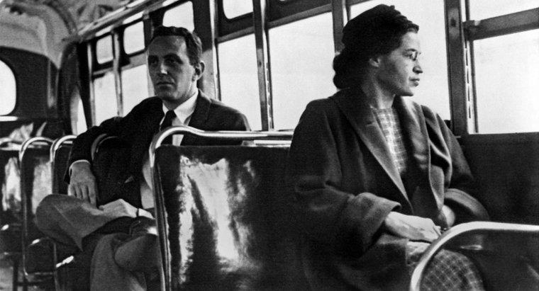 ¿Cuántos años tenía Rosa Parks cuando fue arrestada?