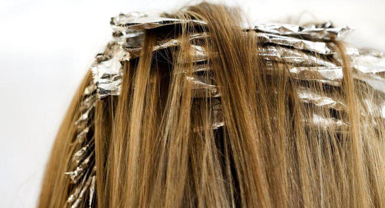 ¿Se puede usar papel de aluminio para teñir el cabello?
