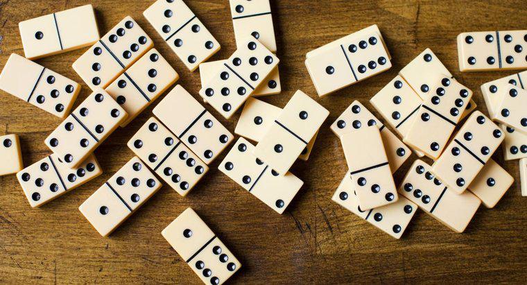 ¿Cuántas piezas hay en un juego de dominó?