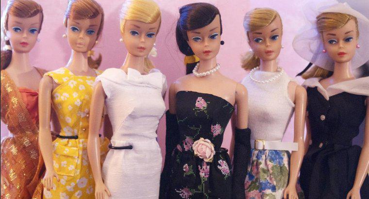 ¿Cuándo salió la primera muñeca Barbie?