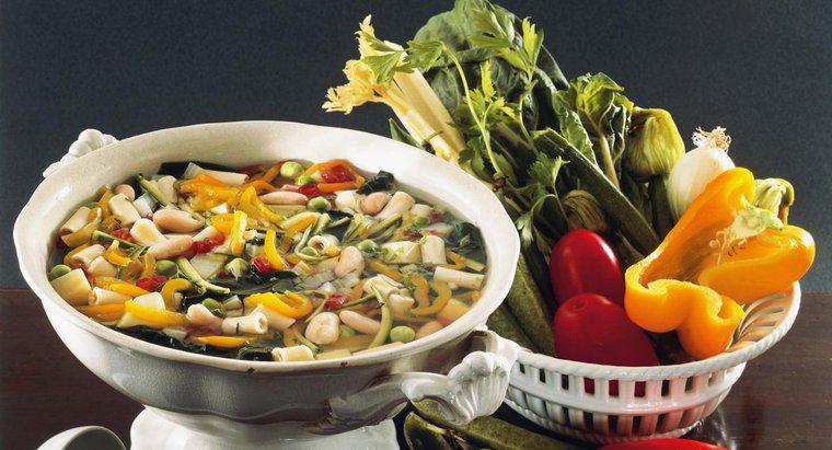 ¿Cómo se preparan los nabos para cocinar en sopa?