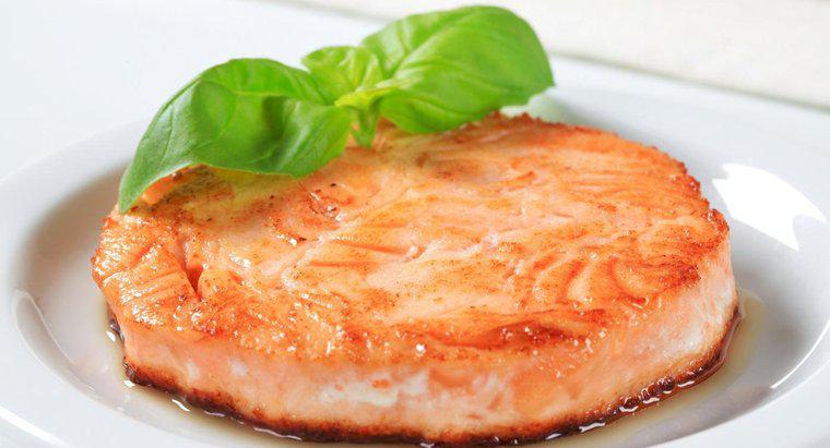 ¿Cuál es la receta de Paula Deen para las empanadas de salmón?