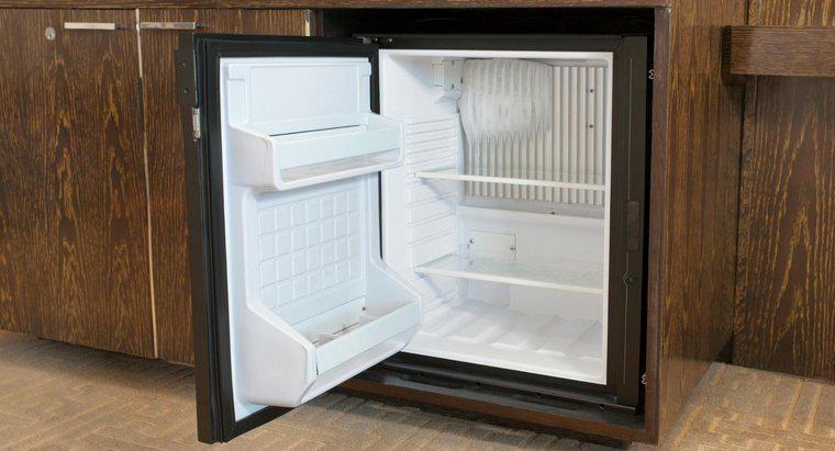 ¿Cuánta electricidad usa un mini refrigerador?
