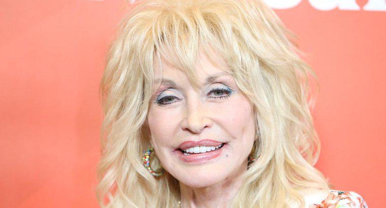 ¿Cómo alguien contacta a Dolly Parton?