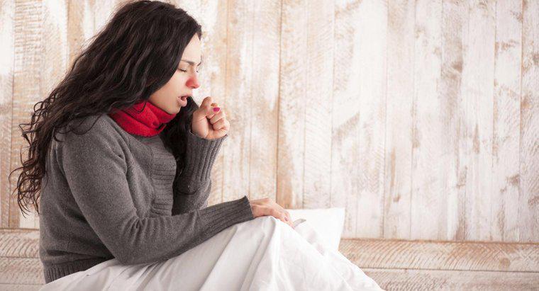 ¿Qué podría causar una tos persistente?
