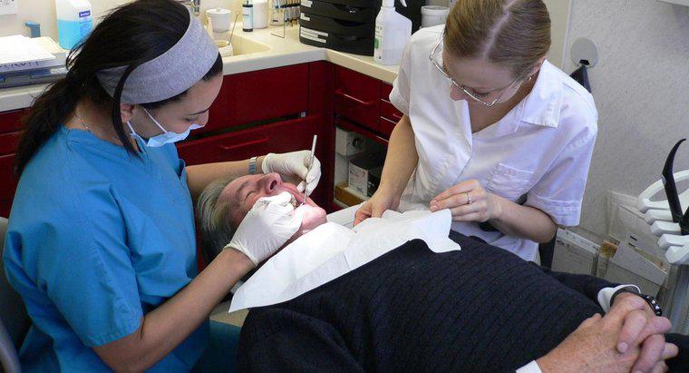 ¿Cuáles son los síntomas de un diente de sabiduría infectado?