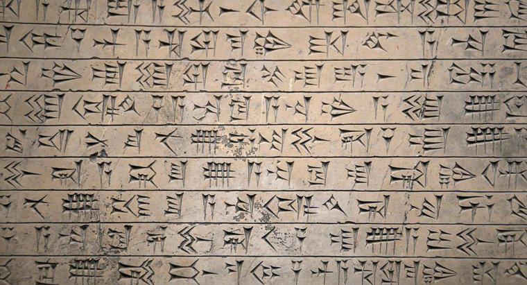 ¿Cómo se puede hacer una tableta de arcilla cuneiforme?